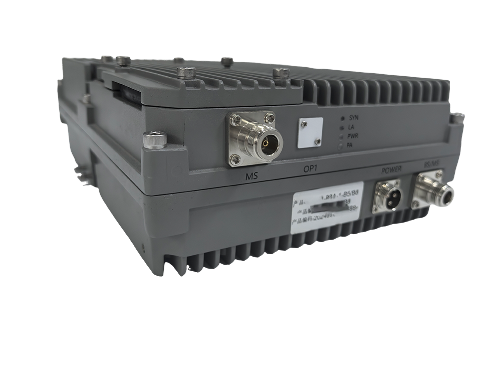  白塔三频手机信号接收器2000㎡